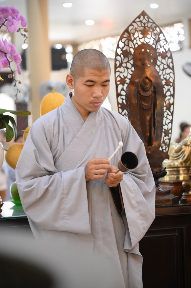 Freeing of creatures at Nhi Binh ferry (Hoc Mon)