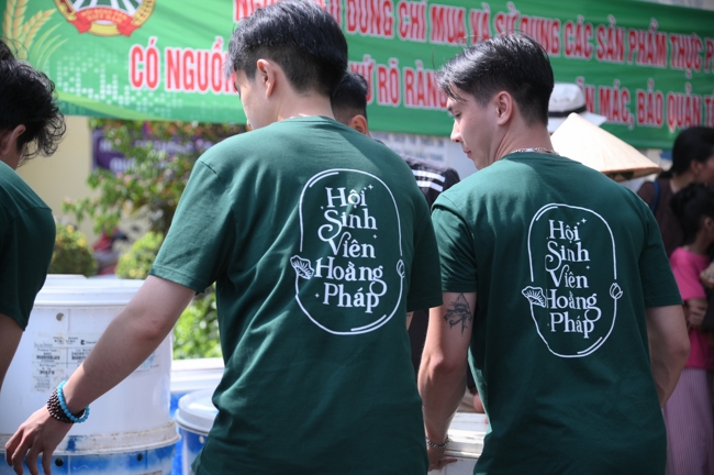 Freeing of creatures at Nhi Binh ferry (Hoc Mon)