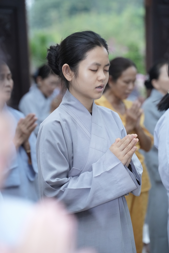 Prostrating five hundred names Bodhisattva Avalokitesvara