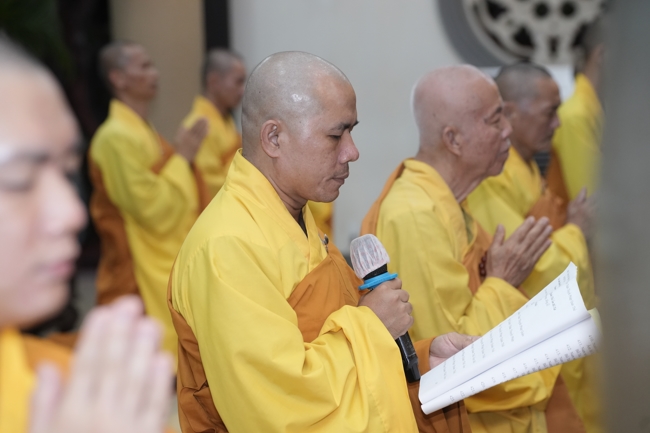 Prostrating five hundred names Bodhisattva Avalokitesvara