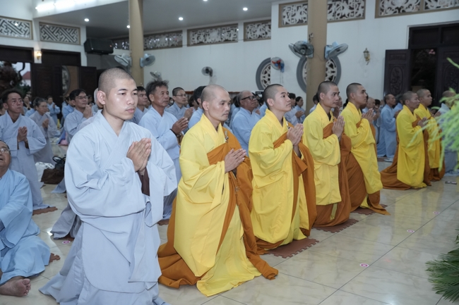 Prostrating five hundred names Bodhisattva Avalokitesvara