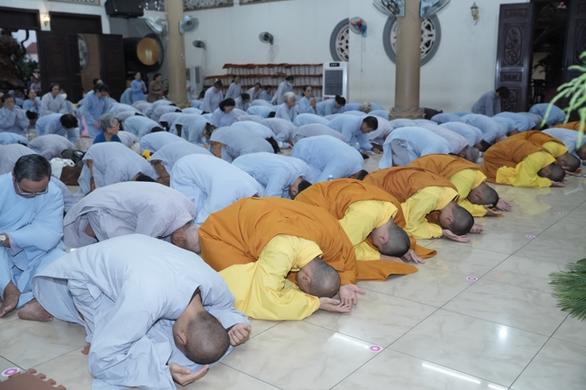 Prostrating five hundred names Bodhisattva Avalokitesvara