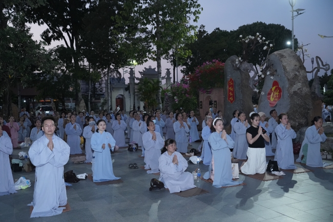 Prostrating five hundred names Bodhisattva Avalokitesvara