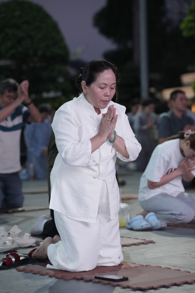 Prostrating five hundred names Bodhisattva Avalokitesvara