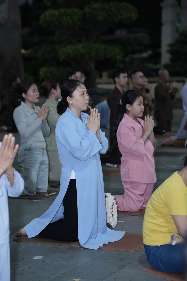 Prostrating five hundred names Bodhisattva Avalokitesvara