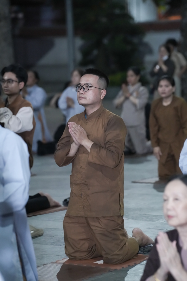 Prostrating five hundred names Bodhisattva Avalokitesvara