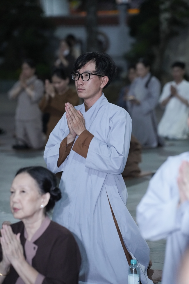 Prostrating five hundred names Bodhisattva Avalokitesvara