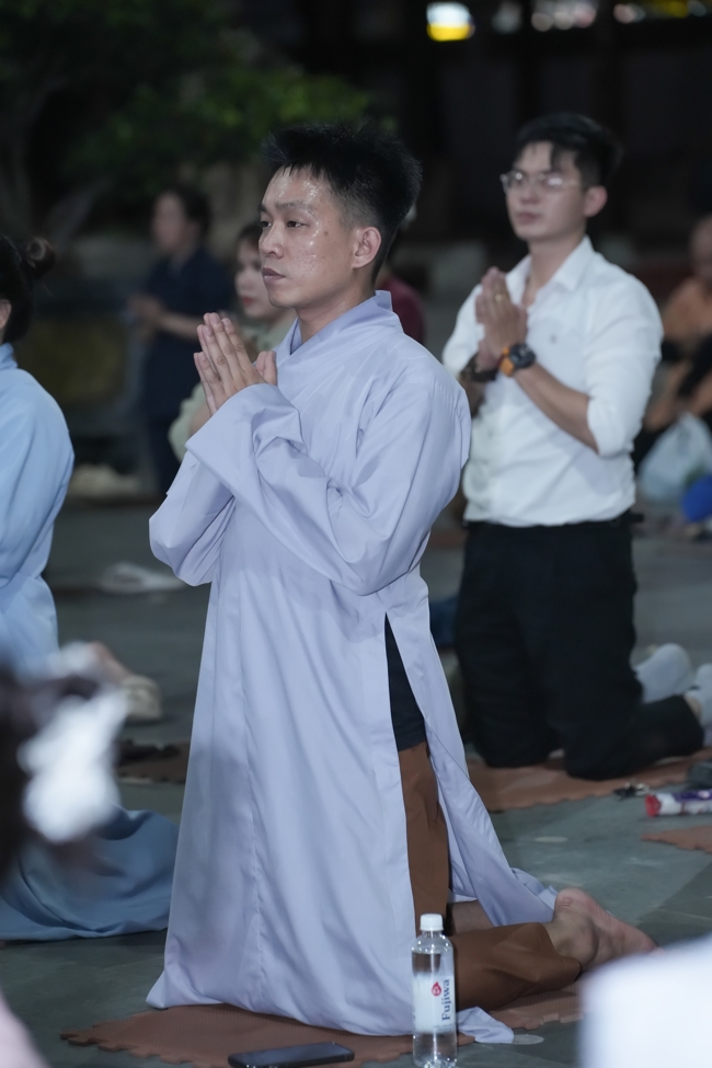 Prostrating five hundred names Bodhisattva Avalokitesvara