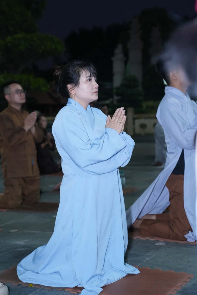 Prostrating five hundred names Bodhisattva Avalokitesvara