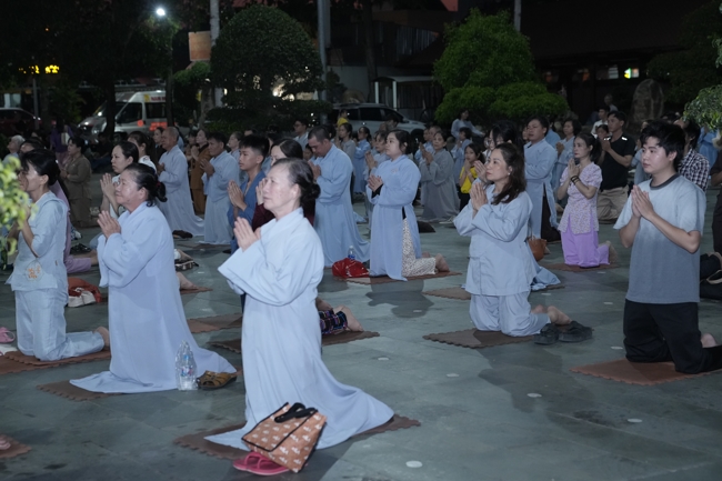 Prostrating five hundred names Bodhisattva Avalokitesvara
