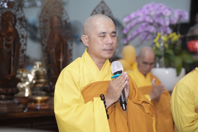 Prostrating five hundred names Bodhisattva Avalokitesvara