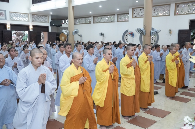 Prostrating five hundred names Bodhisattva Avalokitesvara