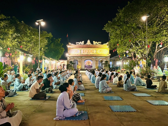 Memorial Night, Fulfillment Ceremony of the Five Hundred Names Vow and Chanting of Great Compassion Mantra Celebrating the Birthday of Avalokiteshvara Bodhisattva at Dong Cao Pagoda, Thanh Hoa