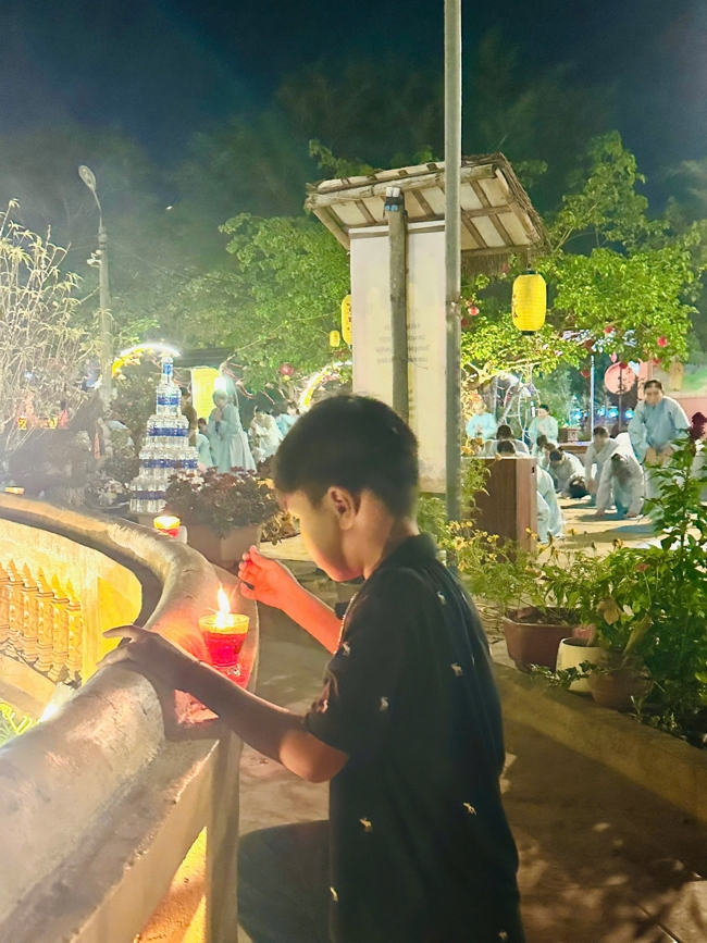 Memorial Night, Fulfillment Ceremony of the Five Hundred Names Vow and Chanting of Great Compassion Mantra Celebrating the Birthday of Avalokiteshvara Bodhisattva at Dong Cao Pagoda, Thanh Hoa
