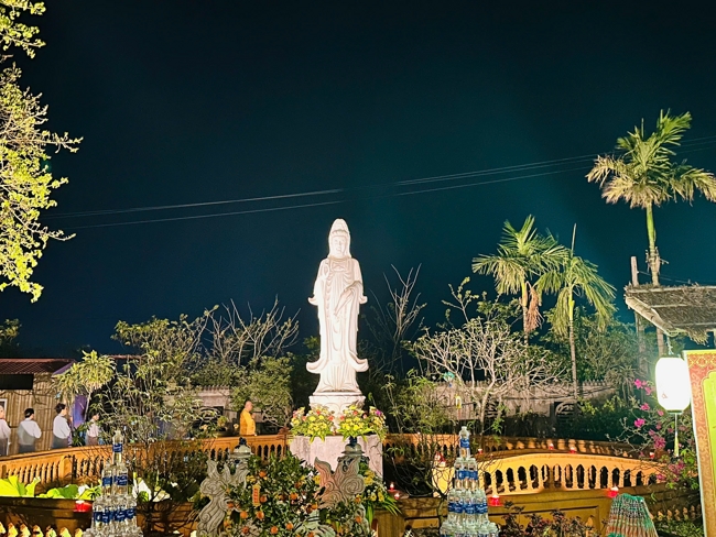 Memorial Night, Fulfillment Ceremony of the Five Hundred Names Vow and Chanting of Great Compassion Mantra Celebrating the Birthday of Avalokiteshvara Bodhisattva at Dong Cao Pagoda, Thanh Hoa