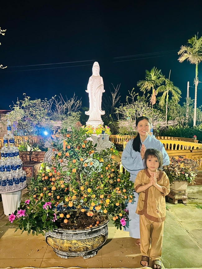 Memorial Night, Fulfillment Ceremony of the Five Hundred Names Vow and Chanting of Great Compassion Mantra Celebrating the Birthday of Avalokiteshvara Bodhisattva at Dong Cao Pagoda, Thanh Hoa