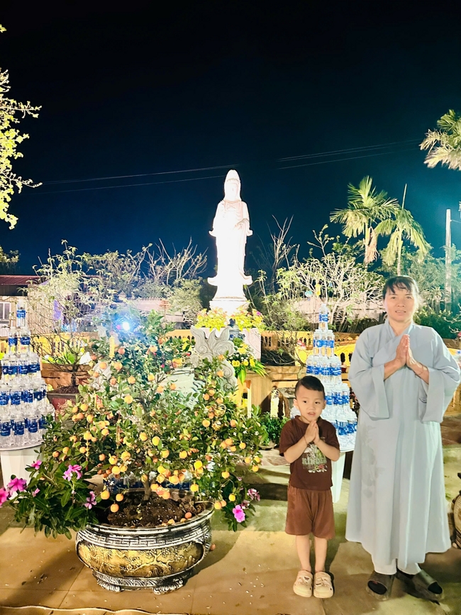 Memorial Night, Fulfillment Ceremony of the Five Hundred Names Vow and Chanting of Great Compassion Mantra Celebrating the Birthday of Avalokiteshvara Bodhisattva at Dong Cao Pagoda, Thanh Hoa