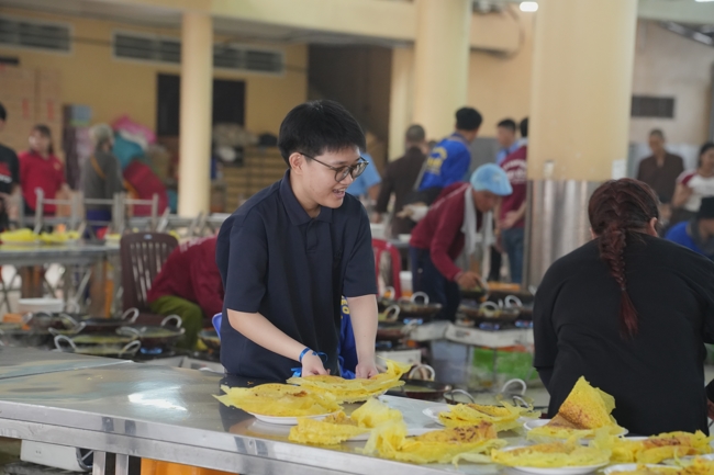 BA NGÀY THIẾT ĐÃI BÁNH XÈO KÍNH MỪNG ĐẠI LỄ PHẬT ĐẢN VESAK 2026 | CHÙA HOẰNG PHÁP.
