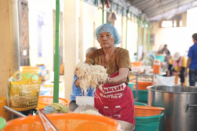 BA NGÀY THIẾT ĐÃI BÁNH XÈO KÍNH MỪNG ĐẠI LỄ PHẬT ĐẢN VESAK 2026 | CHÙA HOẰNG PHÁP.