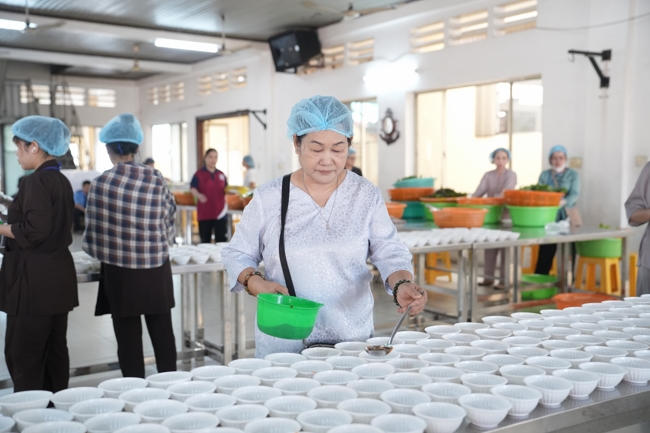 BA NGÀY THIẾT ĐÃI BÁNH XÈO KÍNH MỪNG ĐẠI LỄ PHẬT ĐẢN VESAK 2026 | CHÙA HOẰNG PHÁP.