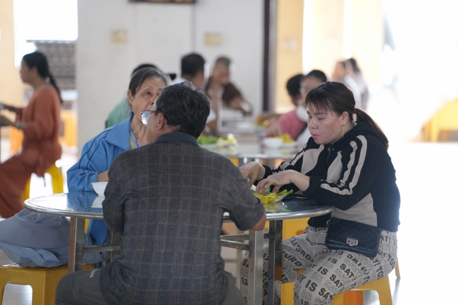 BA NGÀY THIẾT ĐÃI BÁNH XÈO KÍNH MỪNG ĐẠI LỄ PHẬT ĐẢN VESAK 2026 | CHÙA HOẰNG PHÁP.