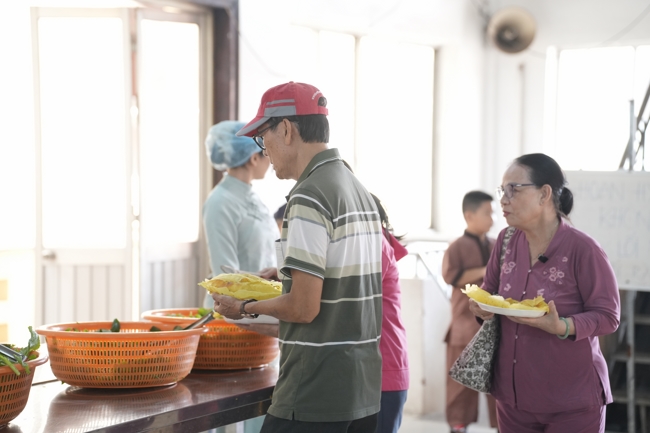 BA NGÀY THIẾT ĐÃI BÁNH XÈO KÍNH MỪNG ĐẠI LỄ PHẬT ĐẢN VESAK 2026 | CHÙA HOẰNG PHÁP.