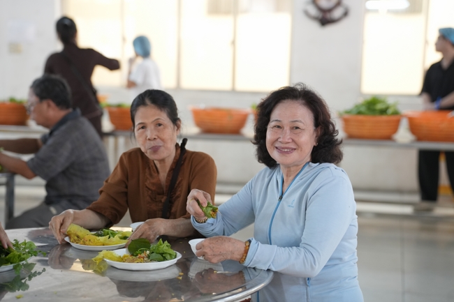 BA NGÀY THIẾT ĐÃI BÁNH XÈO KÍNH MỪNG ĐẠI LỄ PHẬT ĐẢN VESAK 2026 | CHÙA HOẰNG PHÁP.