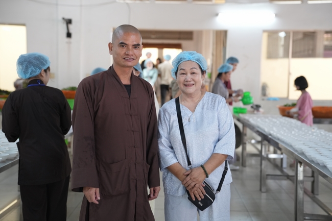 BA NGÀY THIẾT ĐÃI BÁNH XÈO KÍNH MỪNG ĐẠI LỄ PHẬT ĐẢN VESAK 2026 | CHÙA HOẰNG PHÁP.