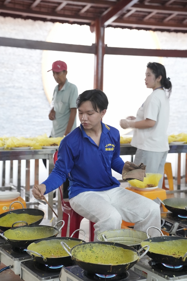 BA NGÀY THIẾT ĐÃI BÁNH XÈO KÍNH MỪNG ĐẠI LỄ PHẬT ĐẢN VESAK 2026 | CHÙA HOẰNG PHÁP.