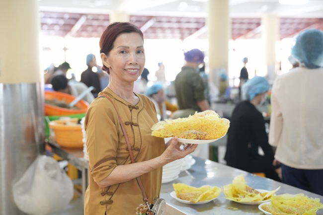 BA NGÀY THIẾT ĐÃI BÁNH XÈO KÍNH MỪNG ĐẠI LỄ PHẬT ĐẢN VESAK 2026 | CHÙA HOẰNG PHÁP.
