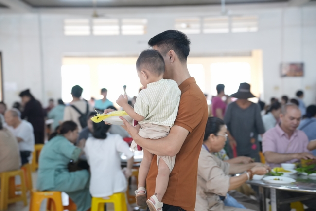BA NGÀY THIẾT ĐÃI BÁNH XÈO KÍNH MỪNG ĐẠI LỄ PHẬT ĐẢN VESAK 2026 | CHÙA HOẰNG PHÁP.