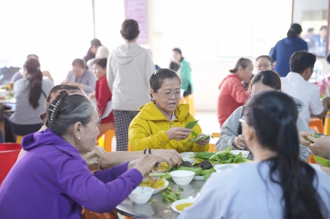 BA NGÀY THIẾT ĐÃI BÁNH XÈO KÍNH MỪNG ĐẠI LỄ PHẬT ĐẢN VESAK 2026 | CHÙA HOẰNG PHÁP.