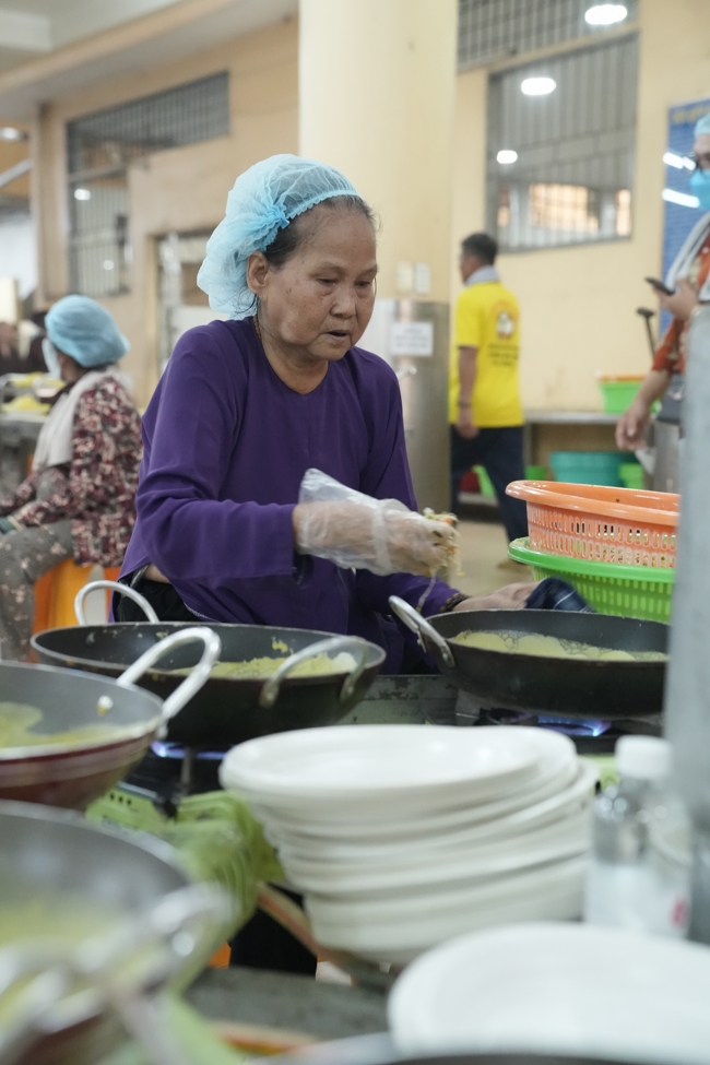 BA NGÀY THIẾT ĐÃI BÁNH XÈO KÍNH MỪNG ĐẠI LỄ PHẬT ĐẢN VESAK 2026 | CHÙA HOẰNG PHÁP.