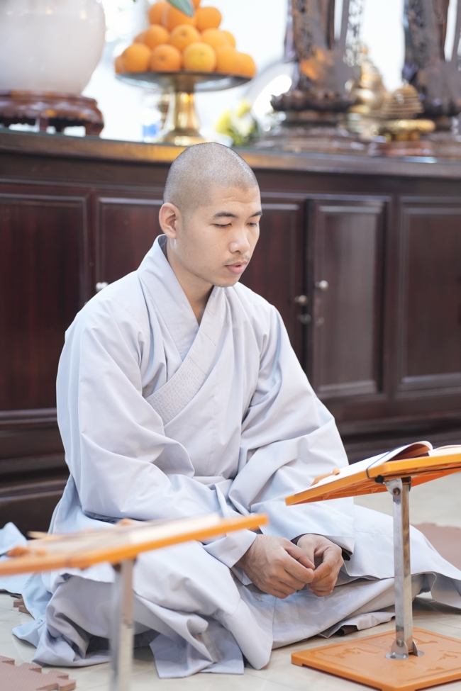 Phóng sinh tại bến phà Bình Mỹ.