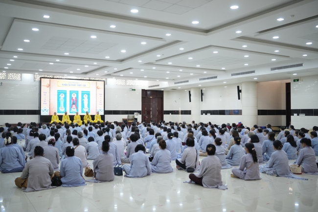 Pháp thoại “Thực Tập Tu Trong Mọi Hoàn Cảnh - NS.Thích Nữ Như Lan | Khóa Tu Phật Thất 108.