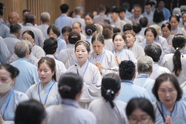 Pháp thoại “Thực Tập Tu Trong Mọi Hoàn Cảnh - NS.Thích Nữ Như Lan | Khóa Tu Phật Thất 108.