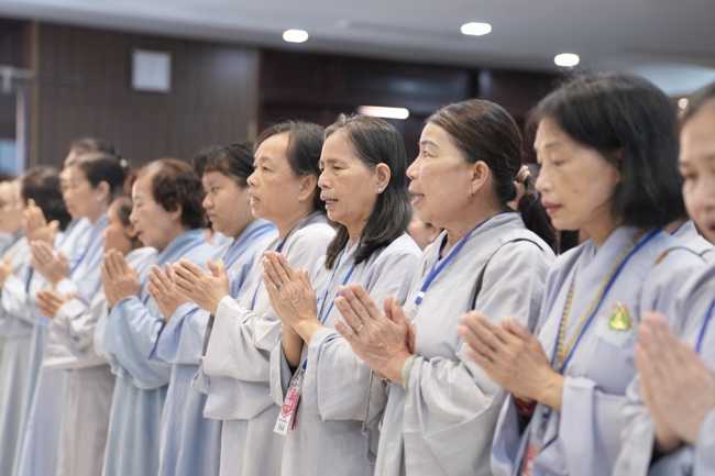Pháp thoại “Thực Tập Tu Trong Mọi Hoàn Cảnh - NS.Thích Nữ Như Lan | Khóa Tu Phật Thất 108.