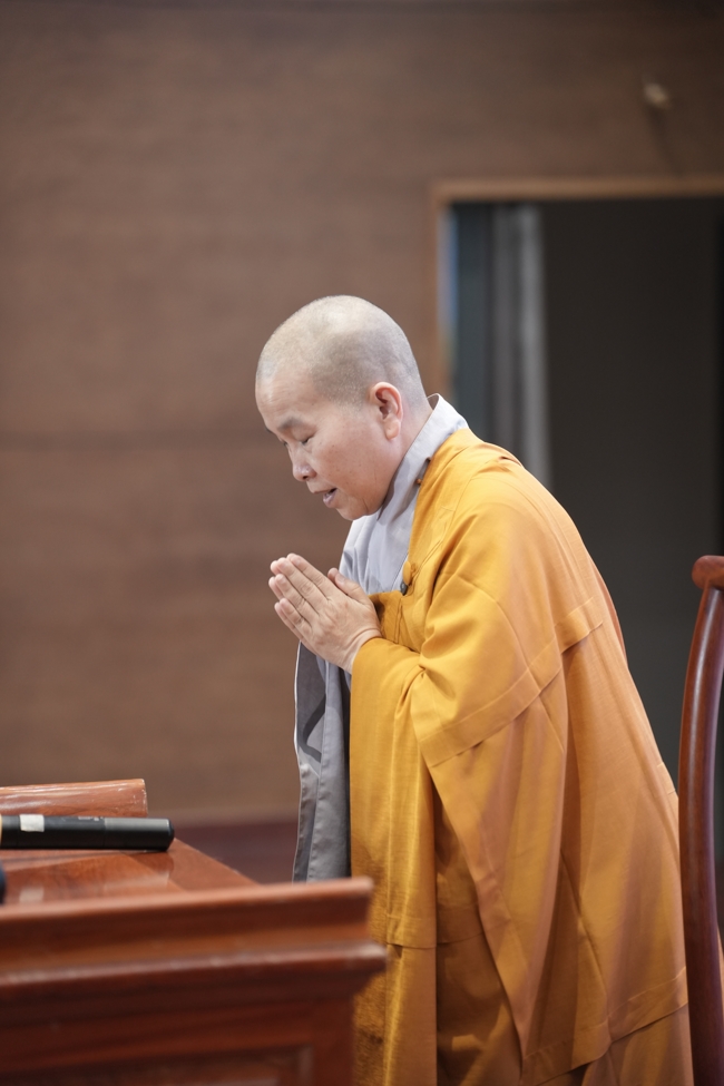 Pháp thoại “Thực Tập Tu Trong Mọi Hoàn Cảnh - NS.Thích Nữ Như Lan | Khóa Tu Phật Thất 108.