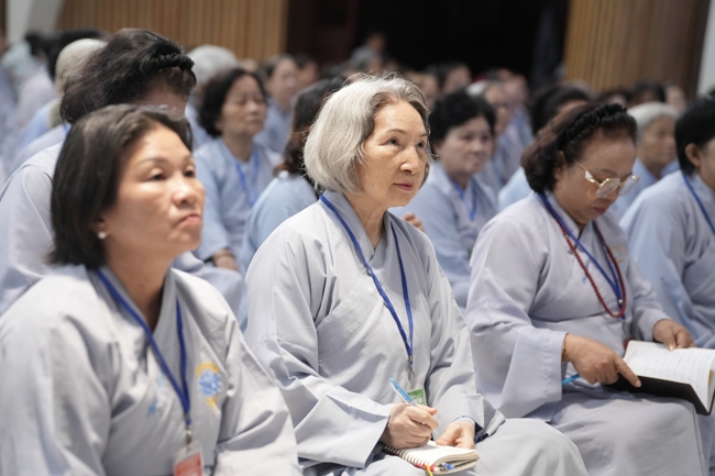 Pháp thoại “Thực Tập Tu Trong Mọi Hoàn Cảnh - NS.Thích Nữ Như Lan | Khóa Tu Phật Thất 108.