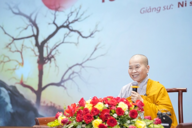 Pháp thoại “Thực Tập Tu Trong Mọi Hoàn Cảnh - NS.Thích Nữ Như Lan | Khóa Tu Phật Thất 108.