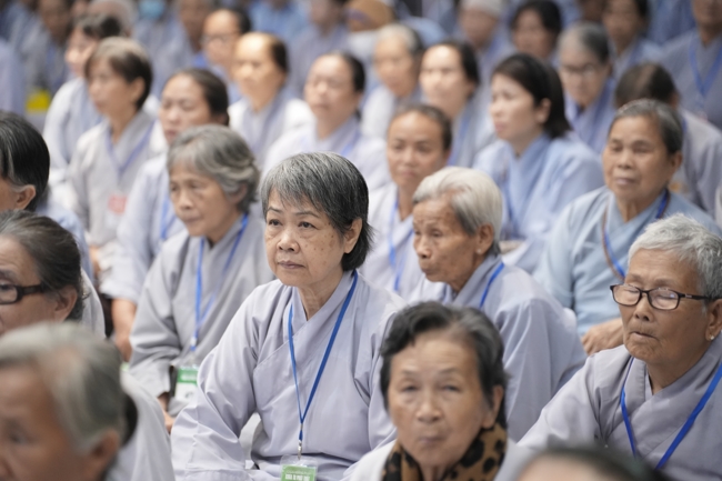 Pháp thoại “Thực Tập Tu Trong Mọi Hoàn Cảnh - NS.Thích Nữ Như Lan | Khóa Tu Phật Thất 108.