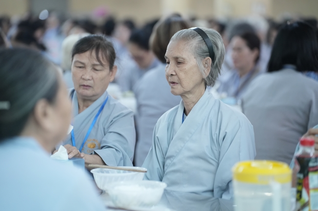 Pháp thoại Yêu Thương Chung Một Lối Về - HT.Thích Minh Thành | Khóa Tu Phật Thất 108.