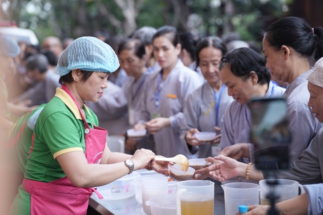 Pháp thoại Yêu Thương Chung Một Lối Về - HT.Thích Minh Thành | Khóa Tu Phật Thất 108.