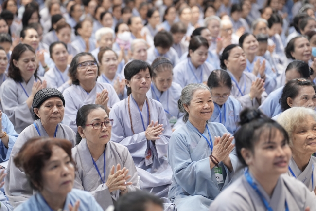 Pháp thoại Yêu Thương Chung Một Lối Về - HT.Thích Minh Thành | Khóa Tu Phật Thất 108.
