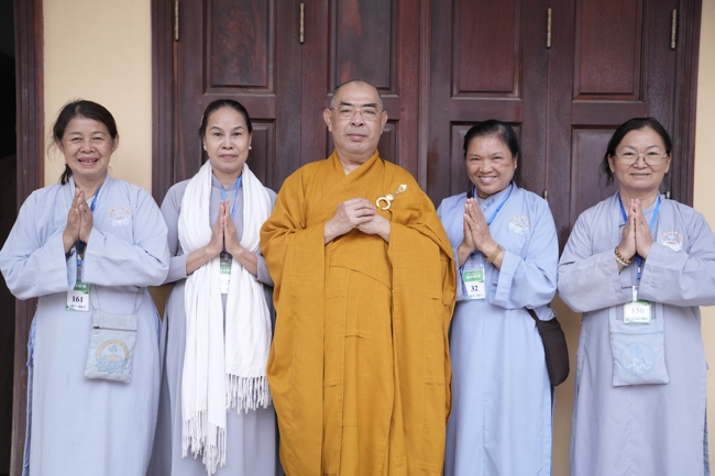 Pháp thoại Yêu Thương Chung Một Lối Về - HT.Thích Minh Thành | Khóa Tu Phật Thất 108.