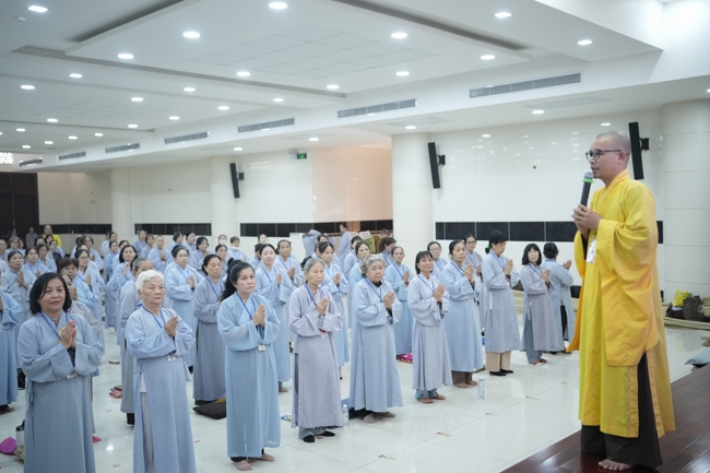 Khai khóa Khóa Tu Phật Thất lần 108.