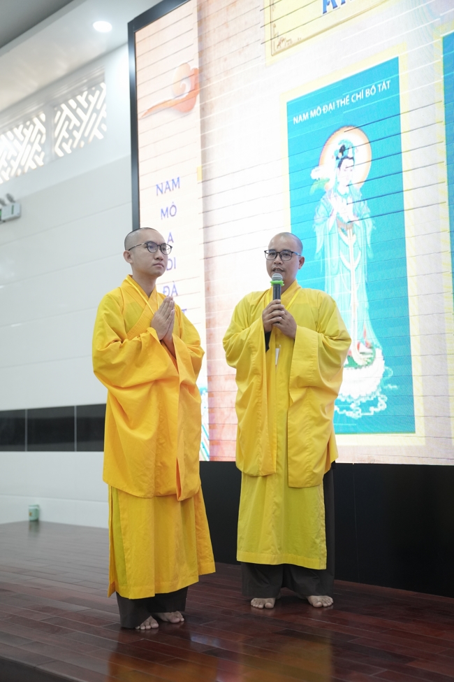 Khai khóa Khóa Tu Phật Thất lần 108.