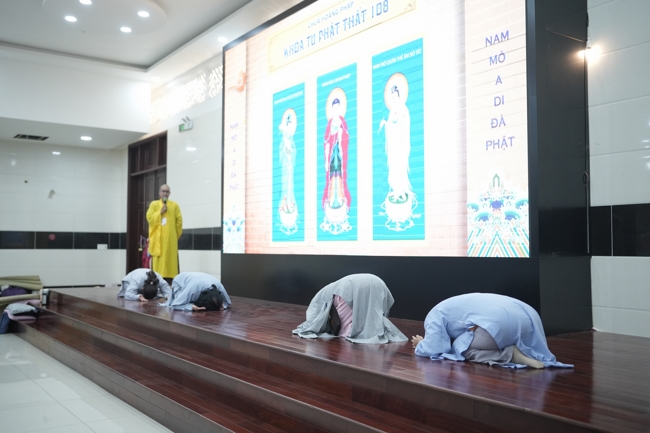 Khai khóa Khóa Tu Phật Thất lần 108.