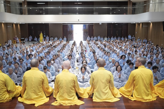 Khai khóa Khóa Tu Phật Thất lần 108.