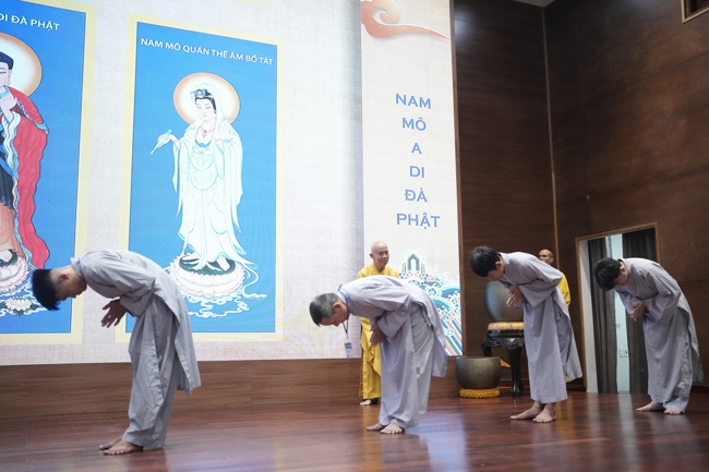 Khai khóa Khóa Tu Phật Thất lần 108.
